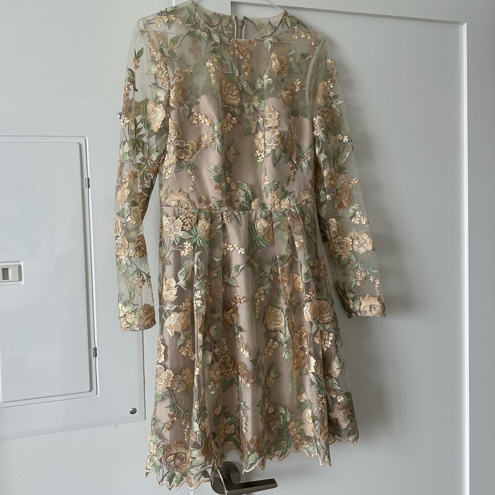 Monique Lhuillier Embroidered Floral Dress size 6